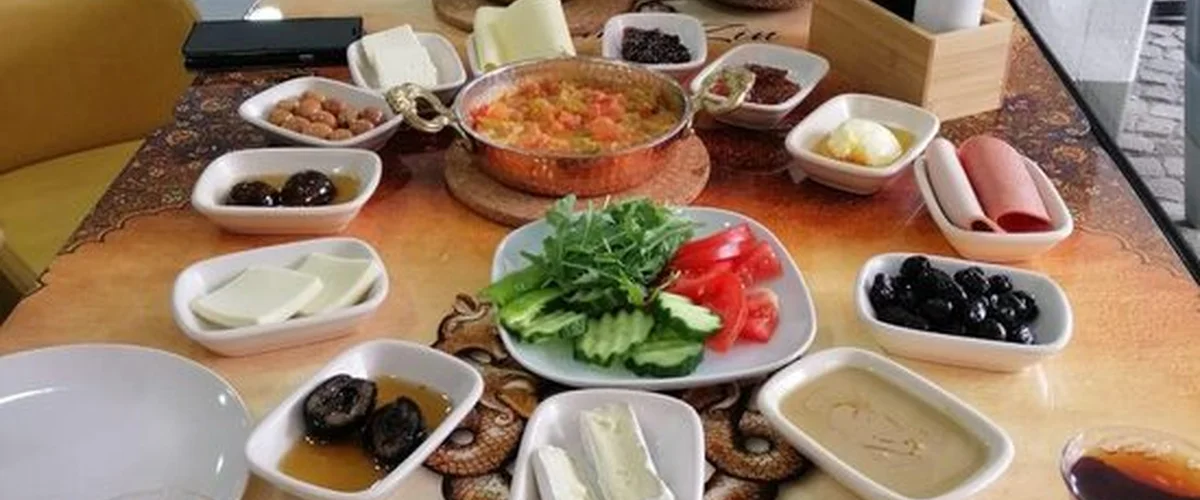 مقهى ميم زن - الحسكة