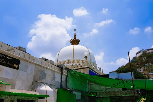 مدرسة زبدن الثالثة المحدثة