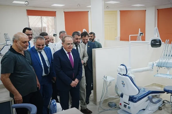 عيادة الدمتور ناصر في عامودا طب اسنان