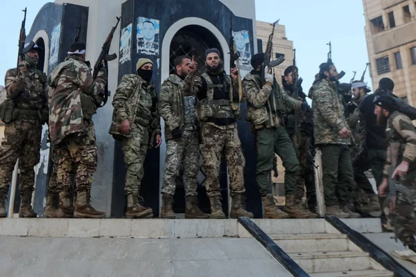 Rjal Al-Snh Qadmoun Thryr Al-Sham