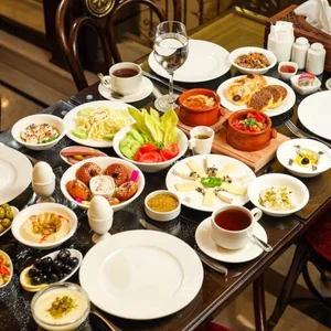 مطعم المائدة الدمشقية