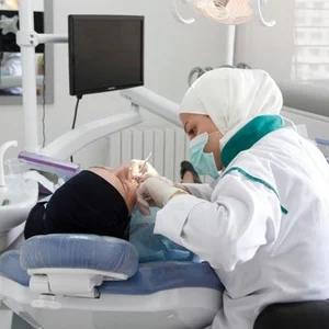 عيادة الدمتور ناصر في عامودا طب اسنان
