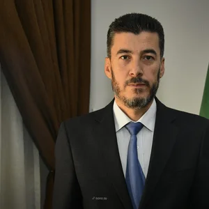 Al-Rjl Al-Anyq